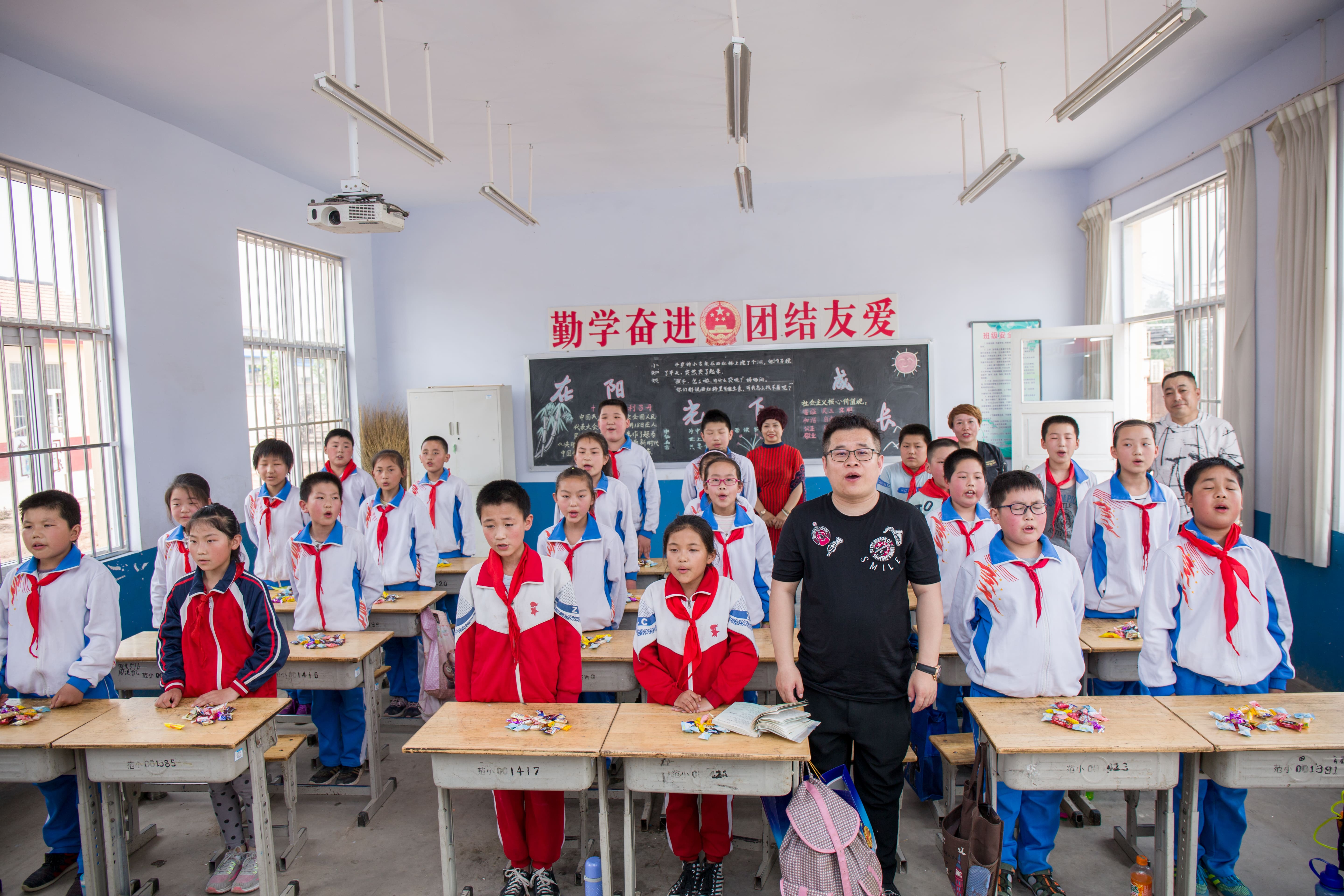 第142所 诸城市贾悦镇范家官庄乐鱼网页版登录入口鹿永波小学