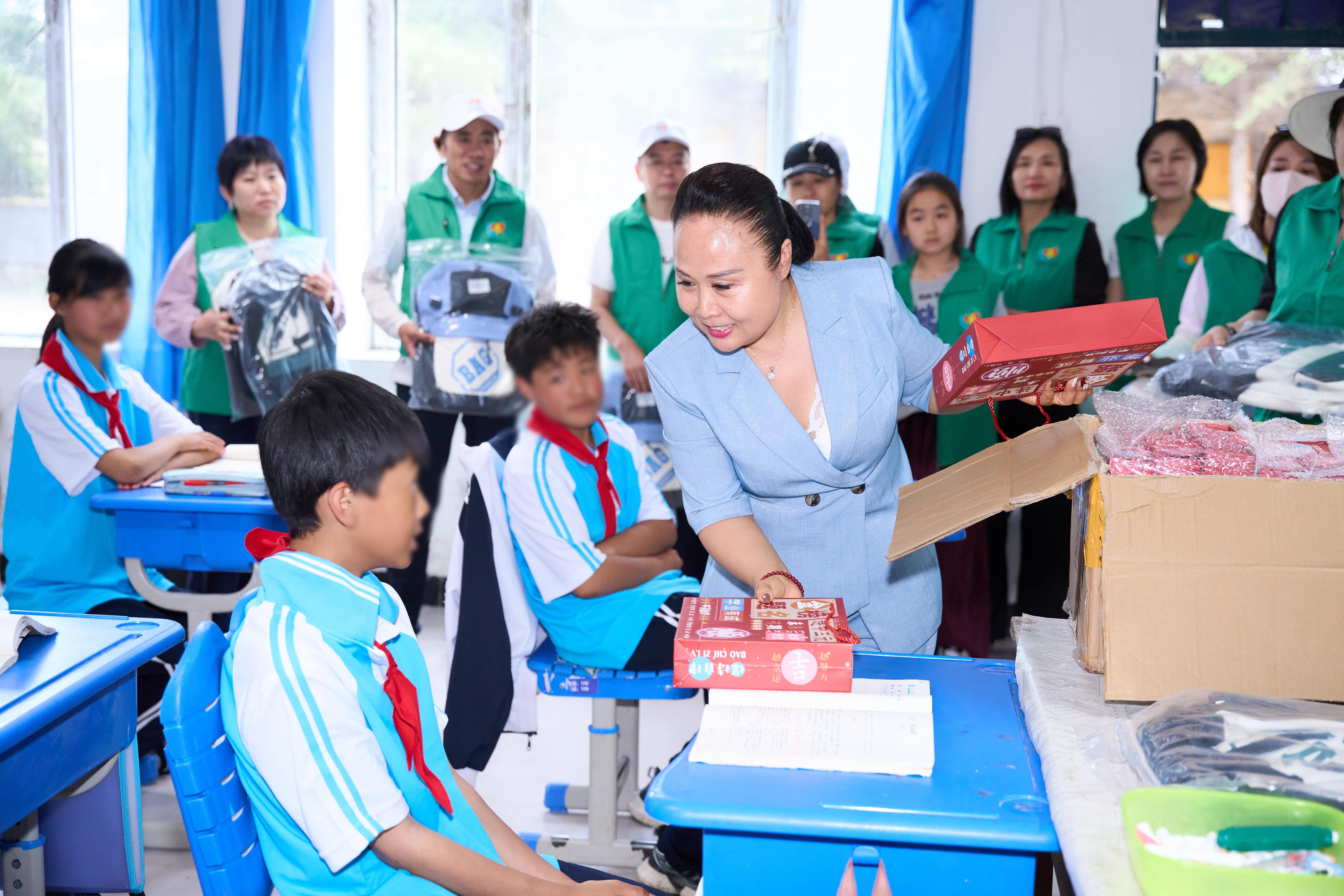 第254所 黑龙江巴彦县黑山镇民乐村乐鱼网页版登录入口侯玉霞学校