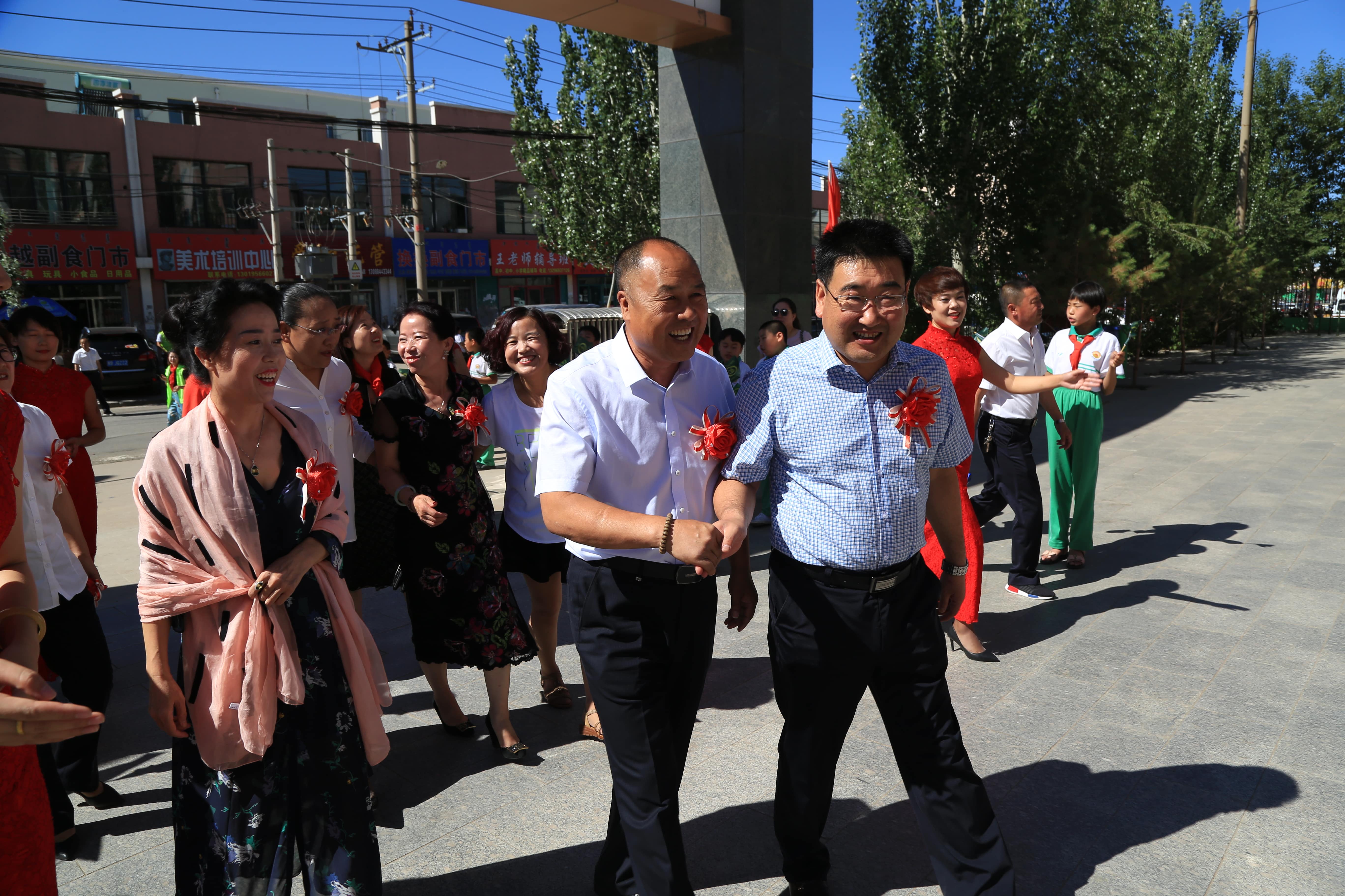 第157所 固阳县团结巷乐鱼网页版登录入口刘金萍小学